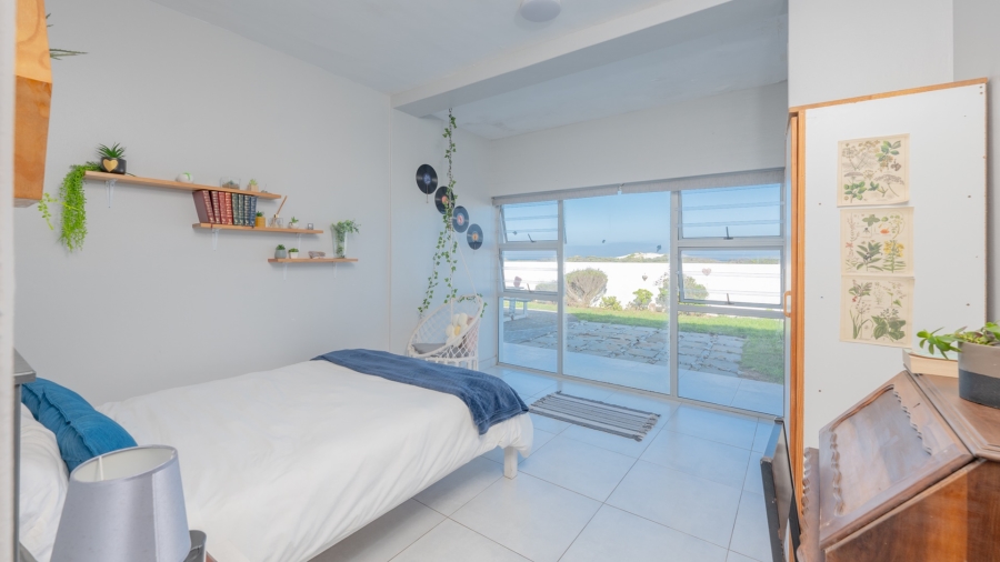 7 Bedroom Property for Sale in Struisbaai Western Cape